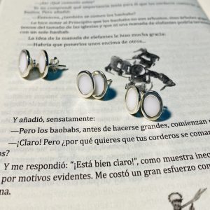 Pendientes botón o luna llena rellenos de leche materna