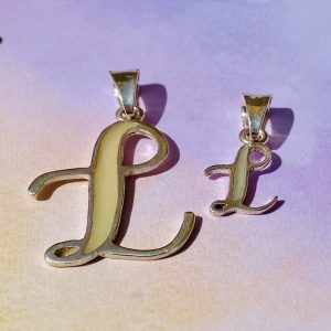 Inicial personalizada rellena de leche materna